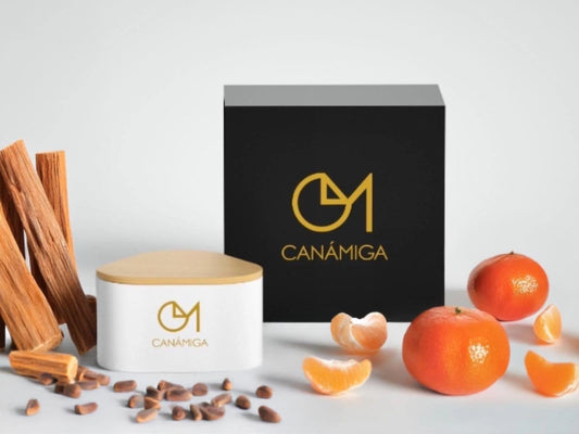 CANÁMIGA Duftkerze (325g) | Mandarine, Zeder, Sandelholz